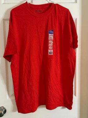 Gildan Men's Bright Red Short Sleeve Crew Tee